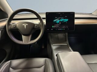 Tesla Model Y Long Range AWD MOMS Dragkrok Värmare Panorama Navi S&V – bild 8