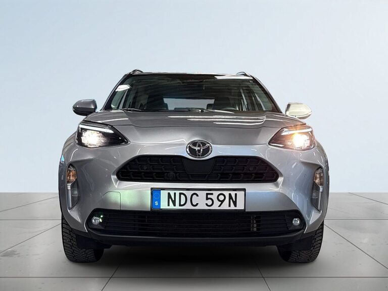 Toyota Yaris Cross Hybrid 115 AWD-i MOMS/Kamera/Mvärm/HuD/Sensorer/S&VDäck