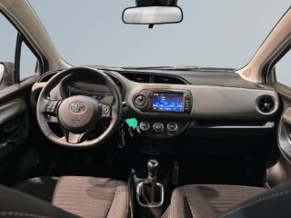 Toyota Yaris 5-dörrar 1.5 Active Mvärm Farthållare Kamera S/V-hjul – bild 8