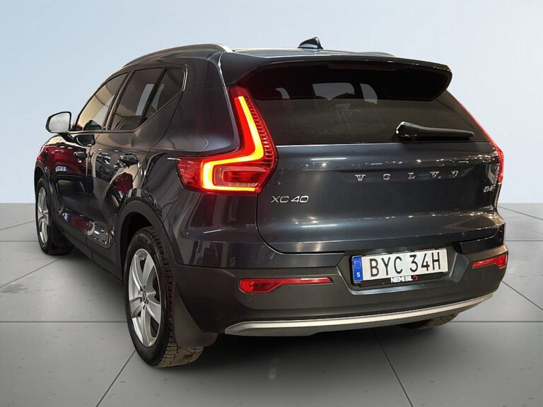 Volvo XC40 B4 AWD Momentum Advanced Kamera/Drag/SoV/Ad.Fhåll/Navi