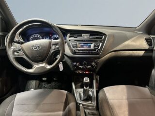 Hyundai i20 1.2 Comfort S&V-Hjul/Motorvärmare/BT/Låg skatt – bild 8