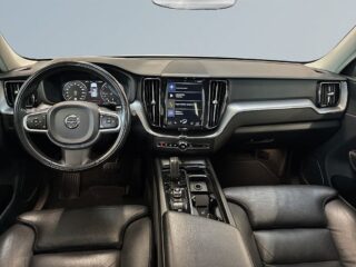 Volvo XC60 B4 AWD Momentum Advanced S&V/Kamera/Pano/Skinn/Pvärm – bild 8