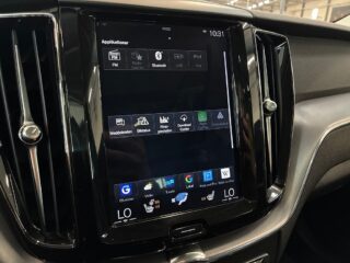 Volvo XC60 B4 AWD Momentum Advanced S&V/Kamera/Pano/Skinn/Pvärm – bild 25