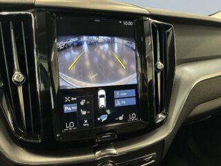 Volvo XC60 B4 AWD Momentum Advanced S&V/Kamera/Pano/Skinn/Pvärm – bild 11