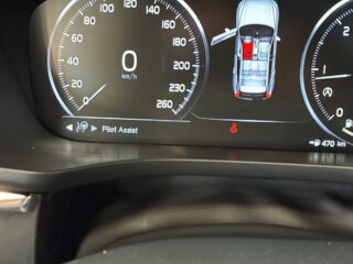Volvo XC60 B4 AWD Momentum Advanced S&V/Kamera/Pano/Skinn/Pvärm – bild 24