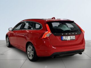 Volvo V60 T3 Momentum Business Edit Mvärm Psens Kamrem bytt SoV – bild 5