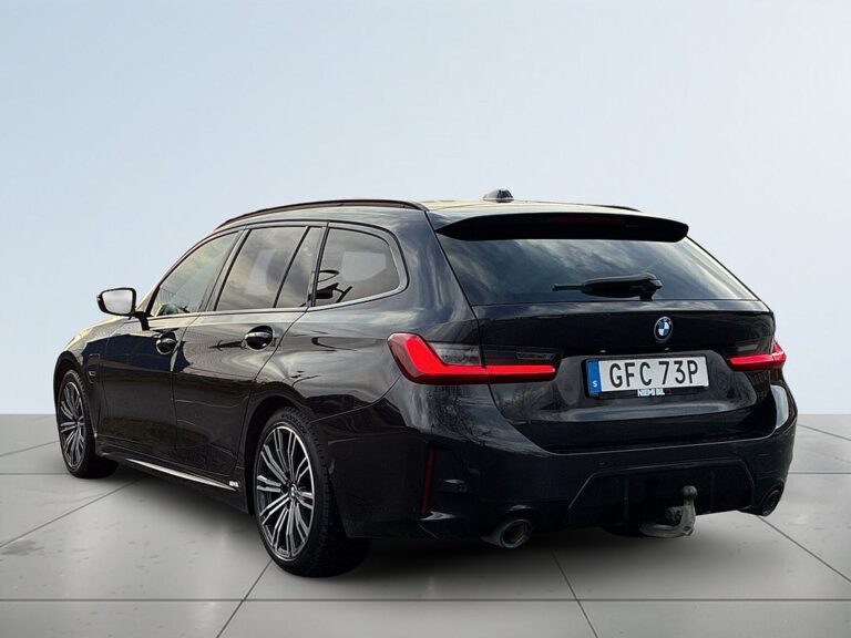 BMW 330e xDrive Touring M Sport Pro MoK/Drag/SoV/Lågskatt/Nyserv