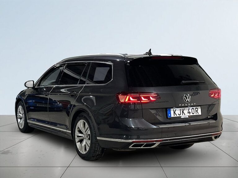 Volkswagen Passat Sportscombi 2.0 4M R Line Cockpit Drag Pvärm Kamera SoV