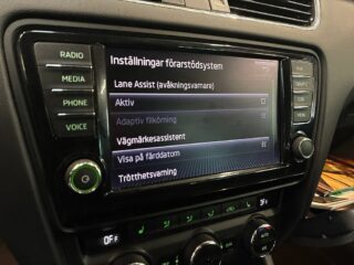 Skoda Octavia RS RS 2.0 TSI RS S&V/M&Kvärm/Psens/Canton/Lane assist/Navi – bild 21