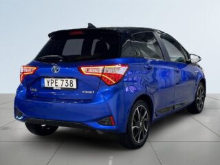 Toyota Yaris Hybrid e-CVT Selection Backkamera Motorvärmare S/V-hjul – bild 6