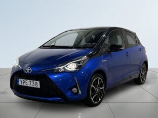 Toyota Yaris Hybrid e-CVT Selection Backkamera Motorvärmare S/V-hjul – bild 16