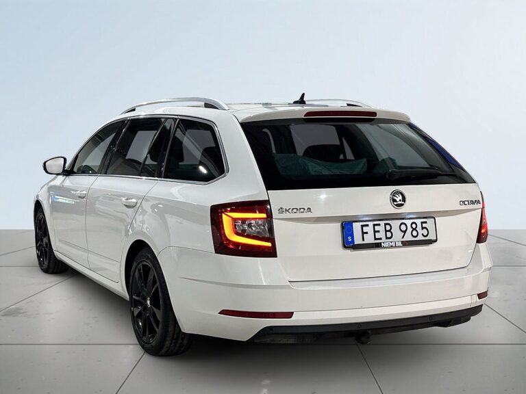 Skoda Octavia Kombi 1.0 TSI Style Drag Pvärm Psens S/V-hjul