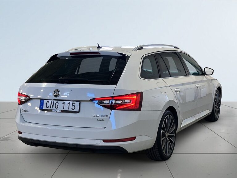 Skoda Superb Kombi 2.0 TDI 4x4 SCR Business Drag Kamera S&V-hjul