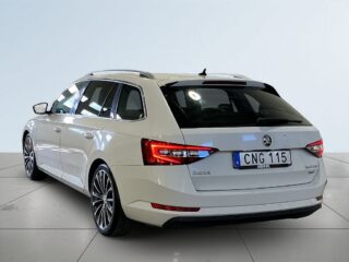 Skoda Superb Kombi 2.0 TDI 4×4 SCR Business Drag Kamera S&V-hjul – bild 4