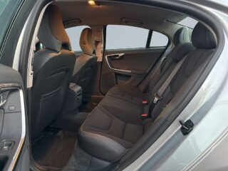 Volvo S60 T3 Momentum Lågmilad/M-värmare/S&V-däck/Kamrem bytt -25 – bild 13