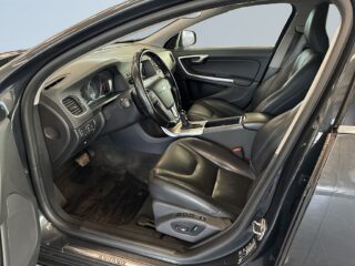 Volvo V60 D4 AWD Summum Business Edition S&V/Drag/Dvärm/Skinn/BT – bild 7