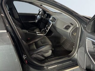 Volvo V60 D4 AWD Summum Business Edition S&V/Drag/Dvärm/Skinn/BT – bild 10