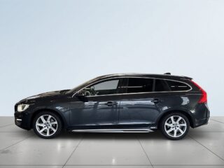 Volvo V60 D4 AWD Summum Business Edition S&V/Drag/Dvärm/Skinn/BT – bild 4