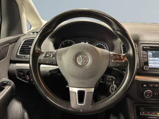 Volkswagen Sharan 7-sits 2.0 TDI 4M Värmare Kamera Drag Psens S&V-hjul – bild 9