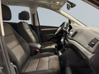 Volkswagen Sharan 7-sits 2.0 TDI 4M Värmare Kamera Drag Psens S&V-hjul – bild 10