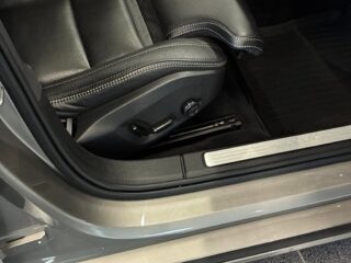 Volvo V60 T8 TwinEngine AWD Inscription S&V/Drag/B&W/360kam/Skinn – bild 20