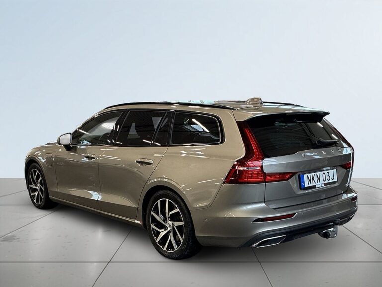 Volvo V60 T8 TwinEngine AWD Inscription S&V/Drag/B&W/360kam/Skinn