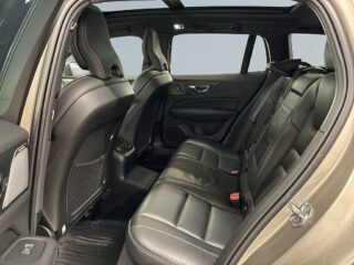 Volvo V60 T8 TwinEngine AWD Inscription S&V/Drag/B&W/360kam/Skinn – bild 13
