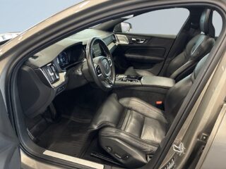 Volvo V60 T8 TwinEngine AWD Inscription S&V/Drag/B&W/360kam/Skinn – bild 7