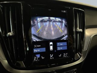 Volvo V60 B4 Geartronic Momentum Advanced SE Kamera/Dvärm/Carplay – bild 11