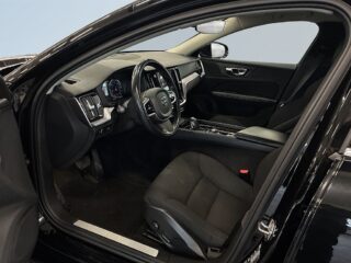 Volvo V60 B4 Geartronic Momentum Advanced SE Kamera/Dvärm/Carplay – bild 7