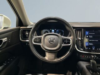 Volvo V60 Recharge T6 AWD Inscription Drag Elbaklucka GPS SoV – bild 9