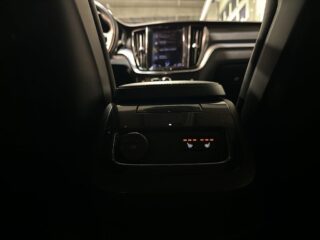 Volvo V60 Recharge T6 AWD Inscription Drag Elbaklucka GPS SoV – bild 17
