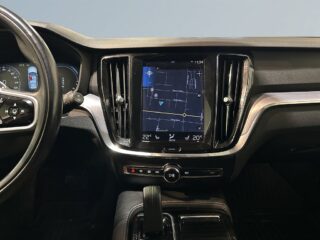 Volvo V60 Recharge T6 AWD Inscription Drag Elbaklucka GPS SoV – bild 11