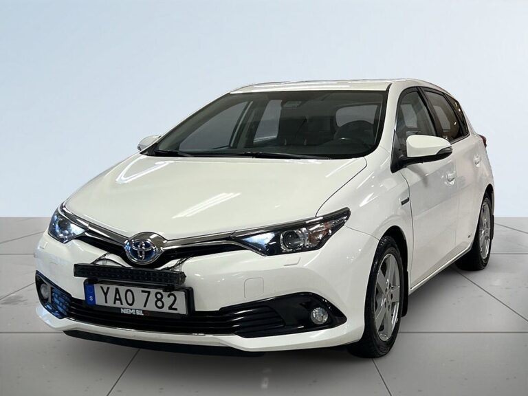 Toyota Auris Hybrid e-CVT Active Motorvärmare B-kamera Kamkedja S&V
