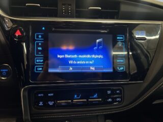 Toyota Auris Hybrid e-CVT Active Motorvärmare B-kamera Kamkedja S&V – bild 11