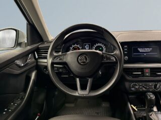 Skoda Kamiq 1.0 TSI Ambition Nyservad/Kamera/Drag/S&V-däck/Mvärmare – bild 9