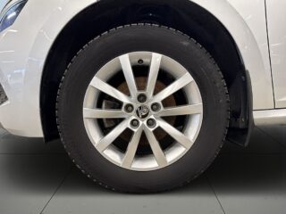 Skoda Kamiq 1.0 TSI Ambition Nyservad/Kamera/Drag/S&V-däck/Mvärmare – bild 14