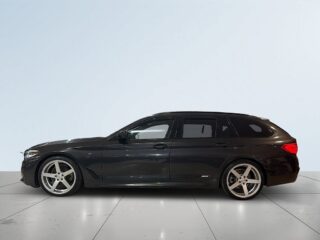 BMW 520d xDrive Touring M sport Drag 360°kam Mvärme H/K-ljud S&V – bild 4
