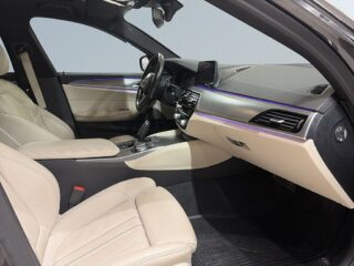 BMW 520d xDrive Touring M sport Drag 360°kam Mvärme H/K-ljud S&V – bild 10