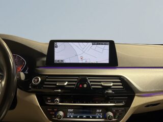 BMW 520d xDrive Touring M sport Drag 360°kam Mvärme H/K-ljud S&V – bild 15