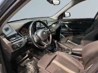 BMW X1 xDrive20d Sport Kamera Drag Mvärm Rattvärme S/V-hjul – bild 7