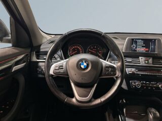 BMW X1 xDrive20d Sport Kamera Drag Mvärm Rattvärme S/V-hjul – bild 9