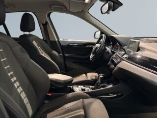 BMW X1 xDrive20d Sport Kamera Drag Mvärm Rattvärme S/V-hjul – bild 10