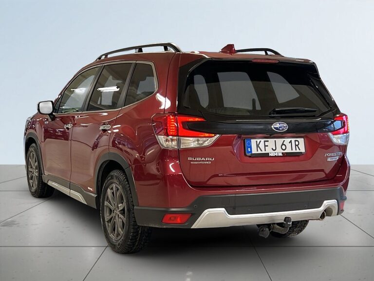 Subaru Forester e-Boxer Active Drag Mvärme B-kamera Adaptiv Carplay S&V