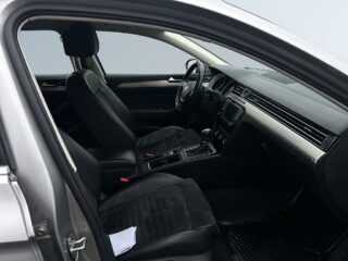 Volkswagen Passat Sportscombi 2.0 TDI 4Motion GT Dragkrok/Nav/SoV-däck – bild 10