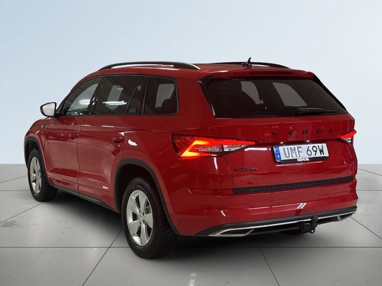 Skoda Kodiaq 7-Seater 4x4 Sportline Drag Panorama B-kamera S&V-däck