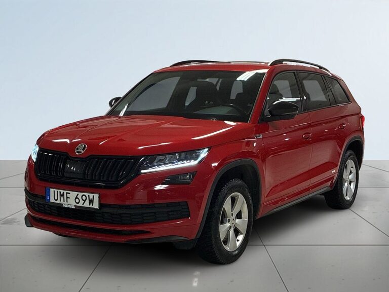 Skoda Kodiaq 7-Seater 4x4 Sportline Drag Panorama B-kamera S&V-däck