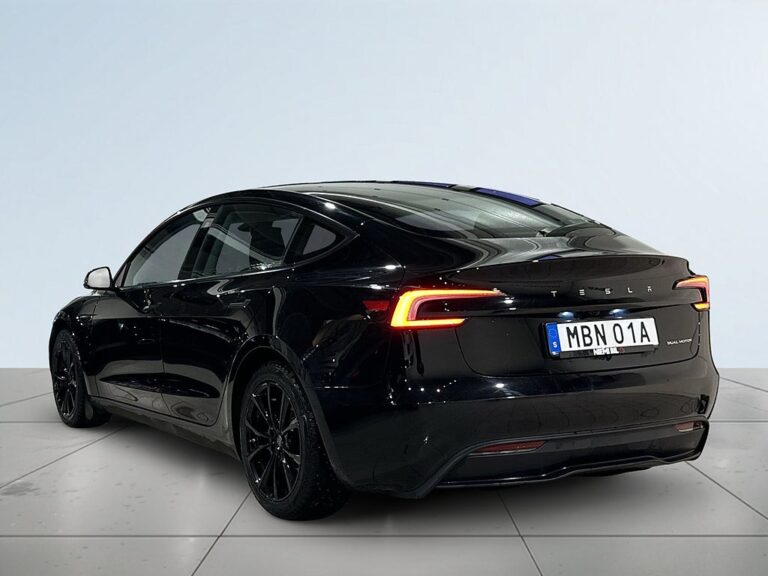 Tesla Model 3 Long Range AWD Premium Värmepump Kamera Pano SoV MOMS