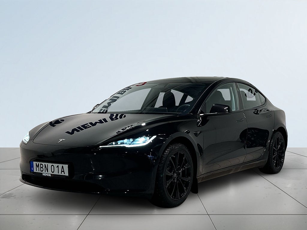 Tesla Model 3 Long Range AWD Premium Värmepump Kamera Pano SoV MOMS