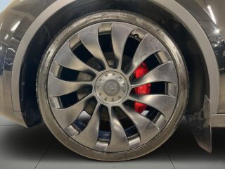 Tesla Model Y Performance Drag Kamera Värmepump Pano – bild 14